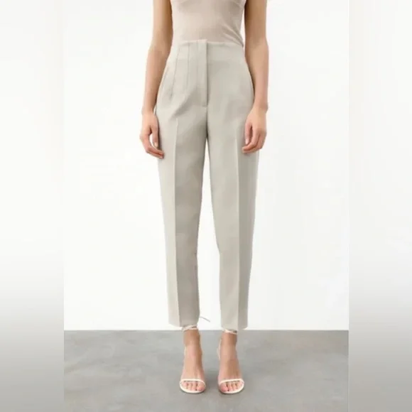 Blogger Fav ZARA High Waisted Trousers - Picture 4 of 15